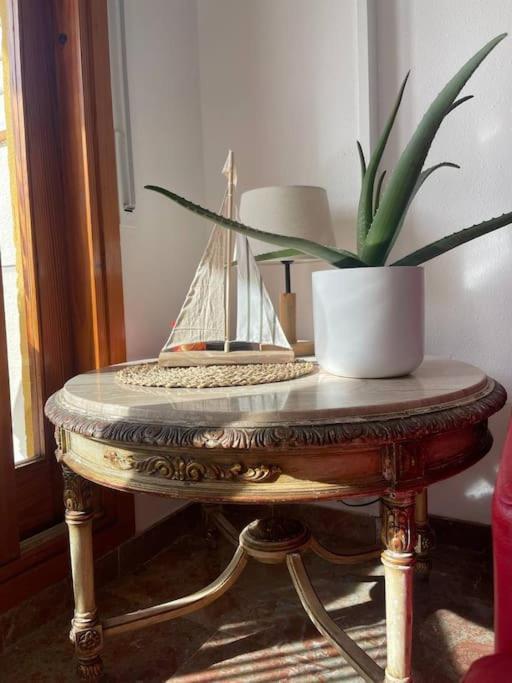 Cal Salmare Seafront Apartment With Rooftop Terrace And Pool Calafell Esterno foto