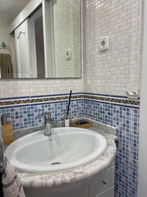 Cal Salmare Seafront Apartment With Rooftop Terrace And Pool Calafell Esterno foto