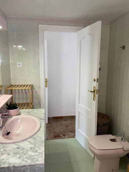 Cal Salmare Seafront Apartment With Rooftop Terrace And Pool Calafell Esterno foto