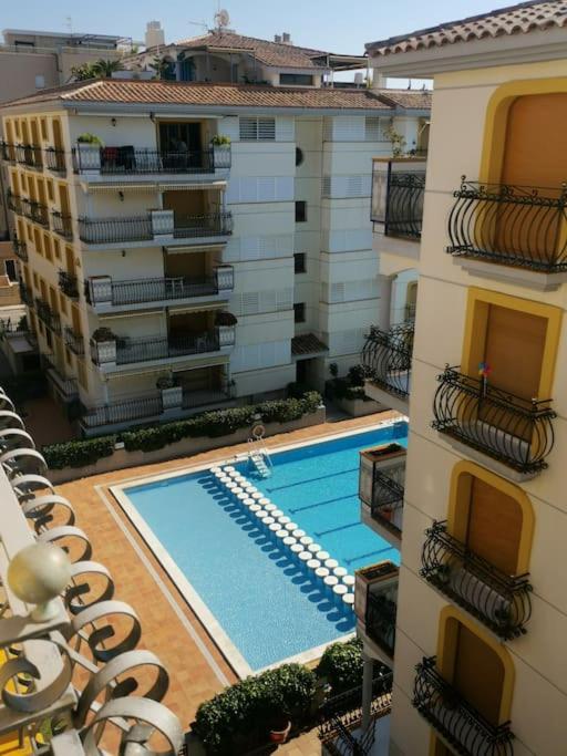 Cal Salmare Seafront Apartment With Rooftop Terrace And Pool Calafell Esterno foto