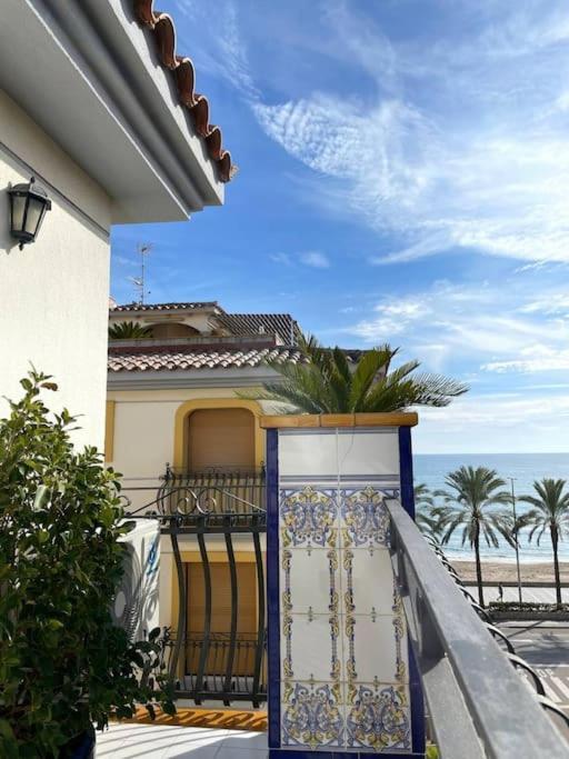 Cal Salmare Seafront Apartment With Rooftop Terrace And Pool Calafell Esterno foto