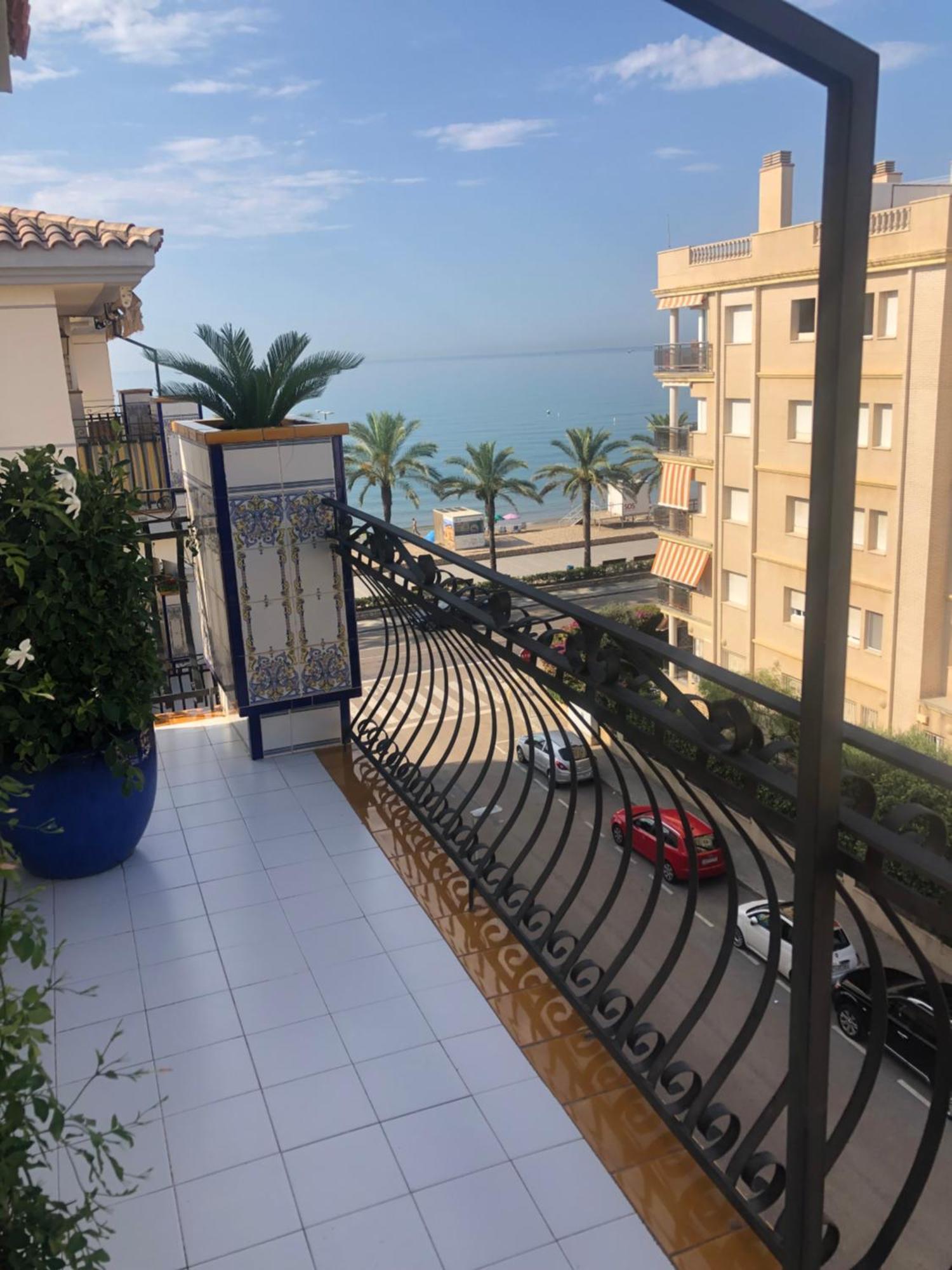 Cal Salmare Seafront Apartment With Rooftop Terrace And Pool Calafell Esterno foto
